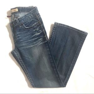 Buckle Madison Distressed Jeans